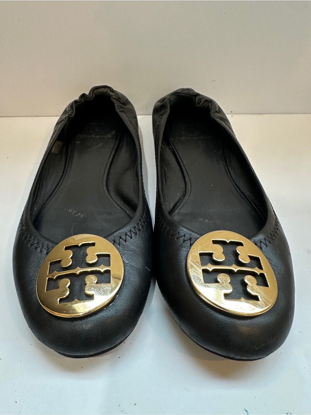 Tory Burch Reva Black Leather Ballet Flats Gold Logo Size 38.5